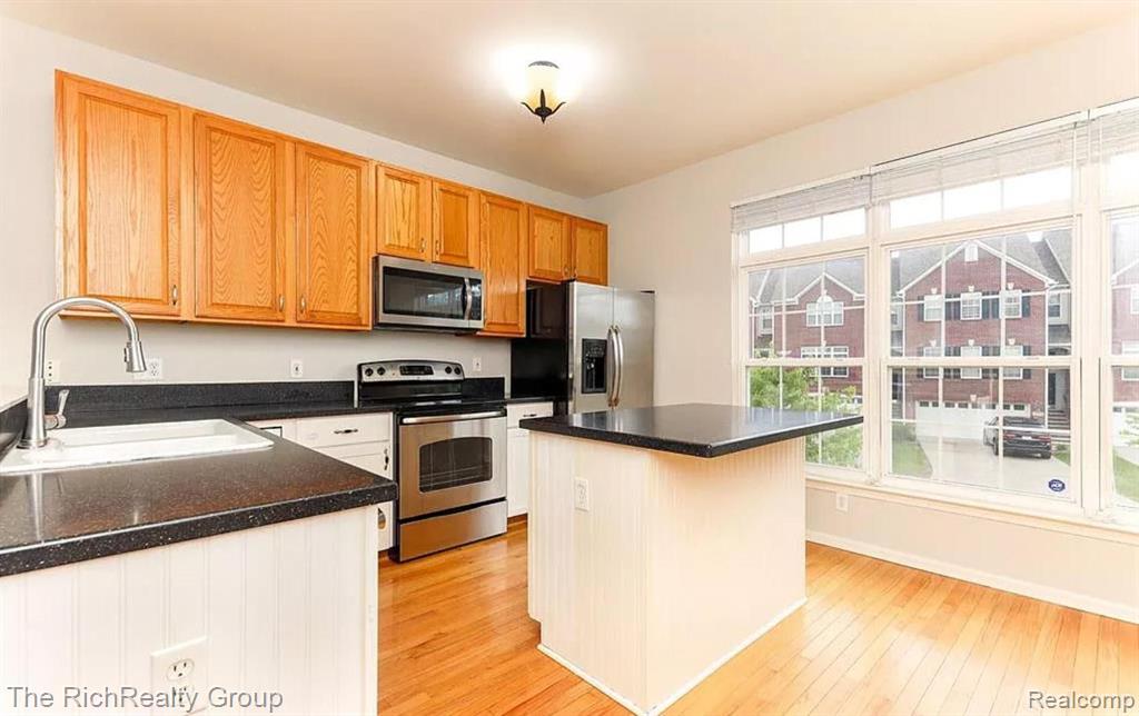 502 CHERRY ORCHARD Road, Canton, MI 48188 — Photo 6