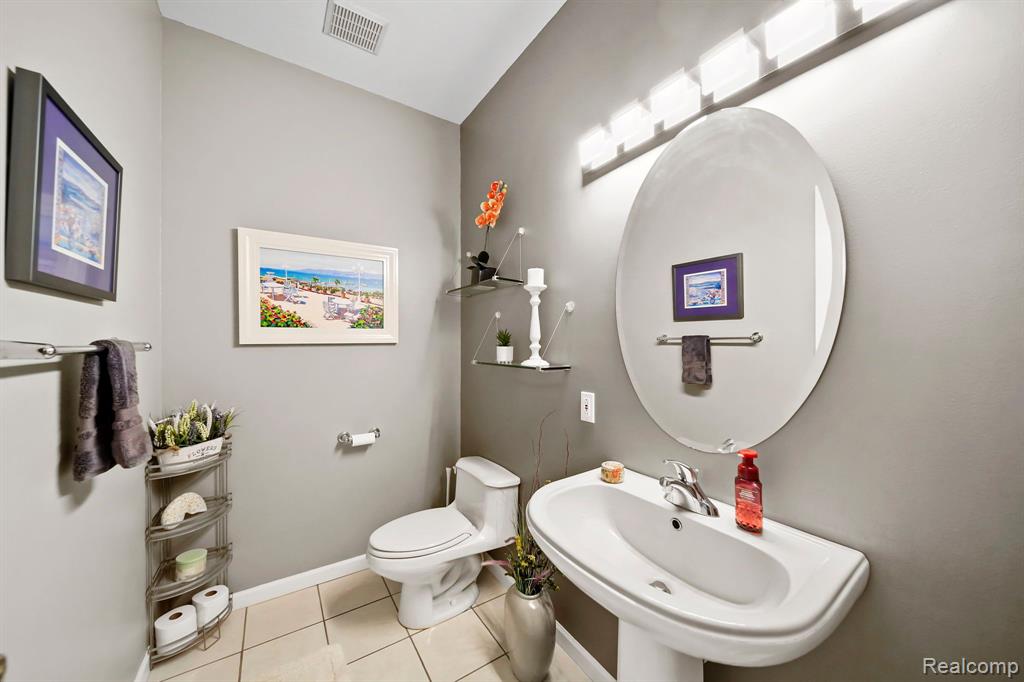 4852 INDIAN CREEK Drive, Jackson, MI 49201 — Photo 37