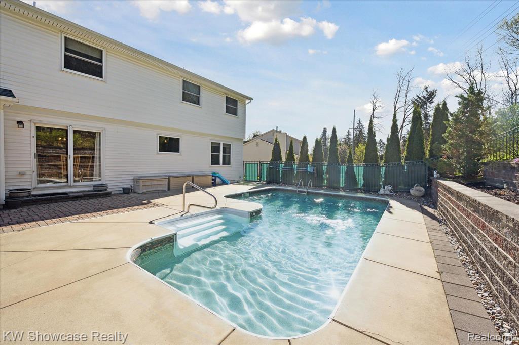 870 Chatham Drive, Milford, MI 48381 — Photo 52