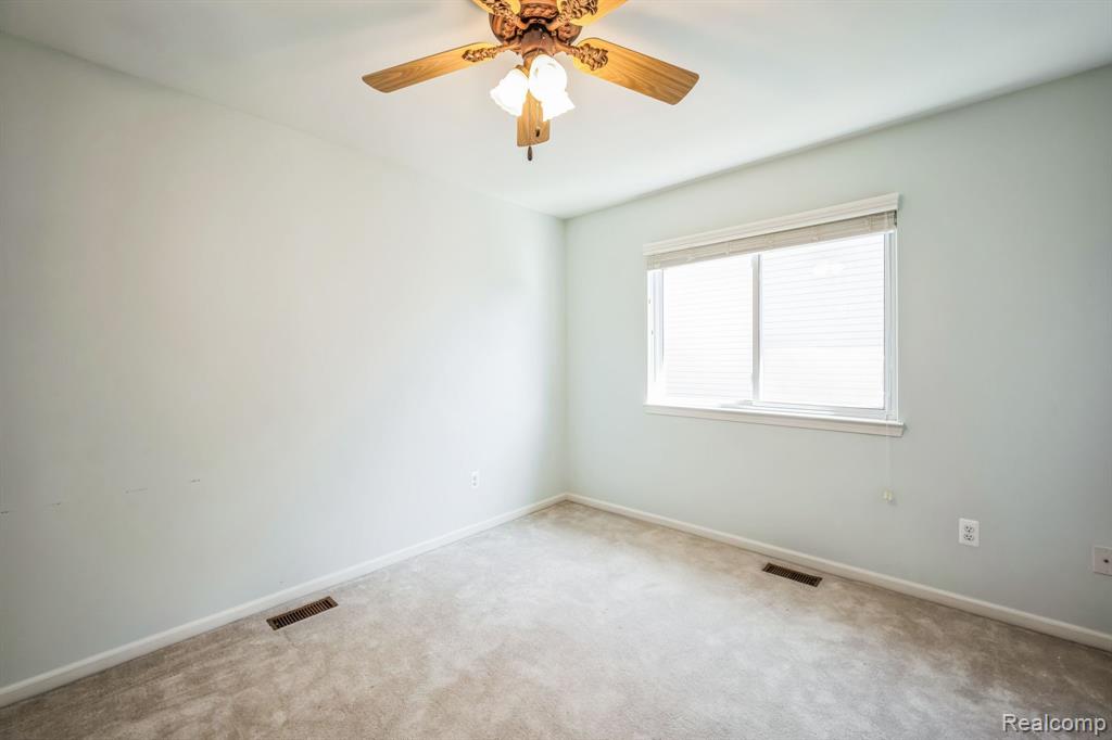 6768 HAYMARKET, Shelby Twp, MI 48317 — Photo 31