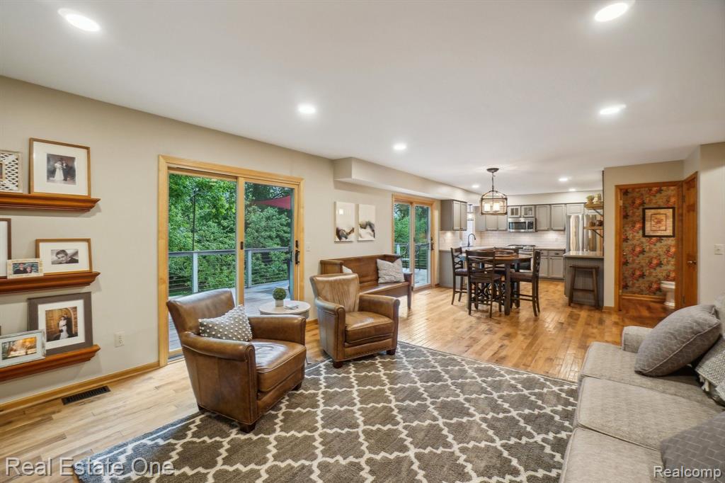 11175 SAND CRANE Way, South Lyon, MI 48178 — Photo 13