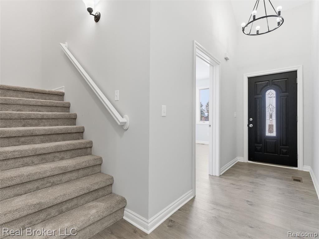 47124 Rosevillage Court, Shelby Twp, MI 48315 — Photo 5