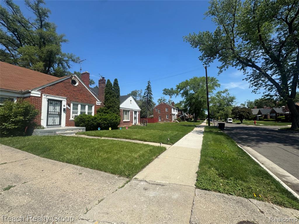 15371 Heyden Street - Photo 5