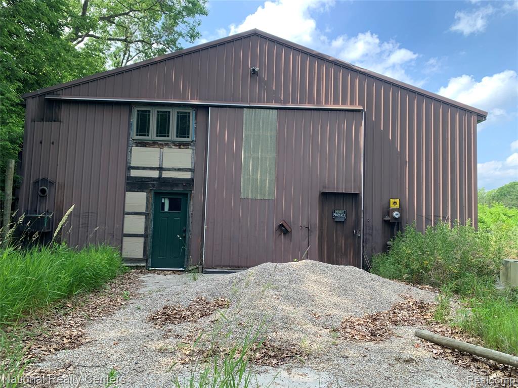 8655 Buckland Drive, South Lyon, MI 48178 — Photo 9