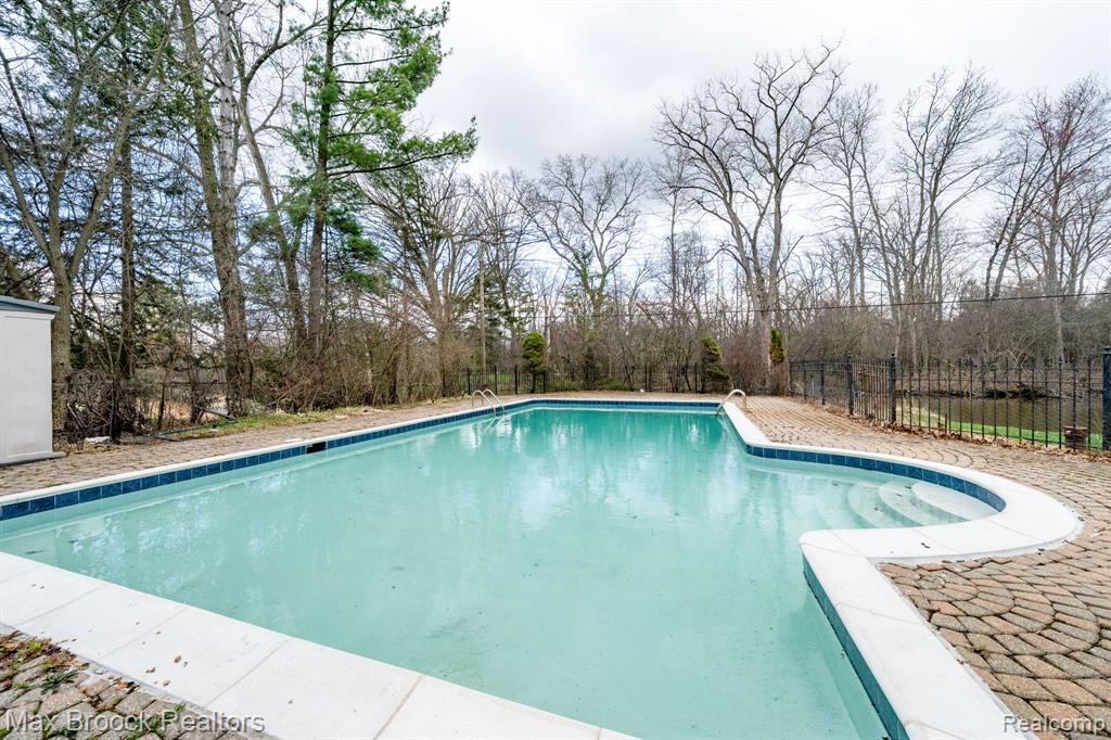 25461 Tweed Drive, Franklin, MI 48025 — Photo 39
