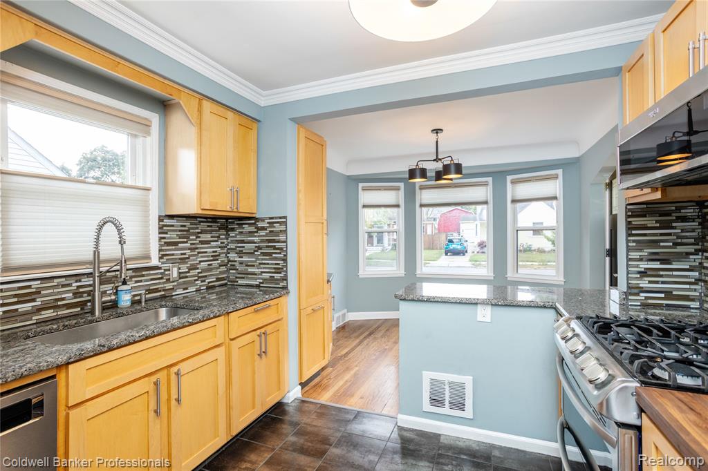 909 Hoffman Avenue, Royal Oak, MI 48067 — Photo 17