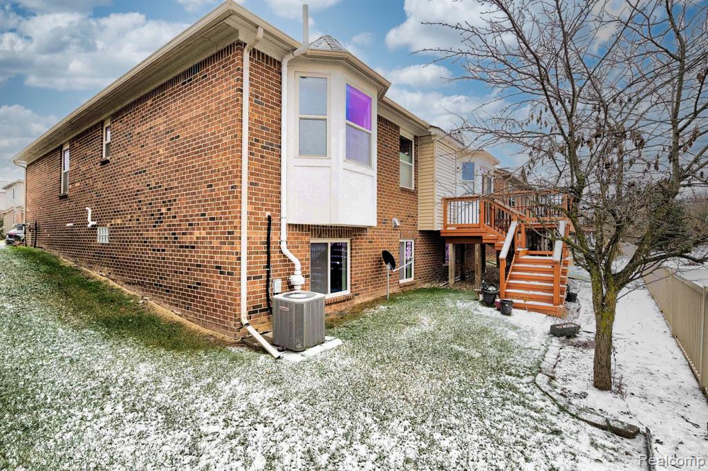 2247 PALMETTO, Commerce Twp, MI 48382 — Photo 37