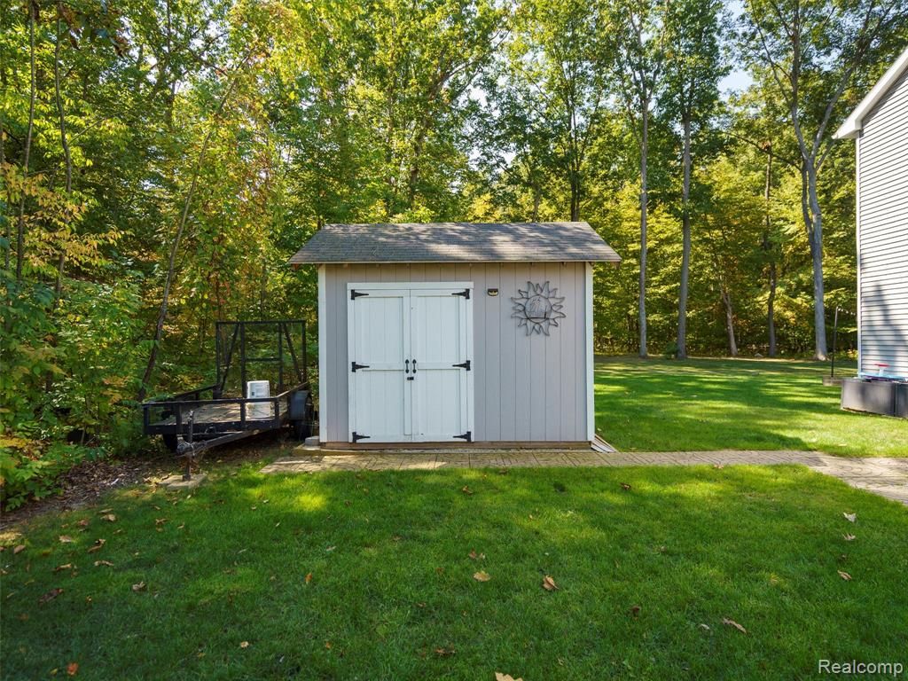 5559 Radiant Avenue, Howell, MI 48855 — Photo 32