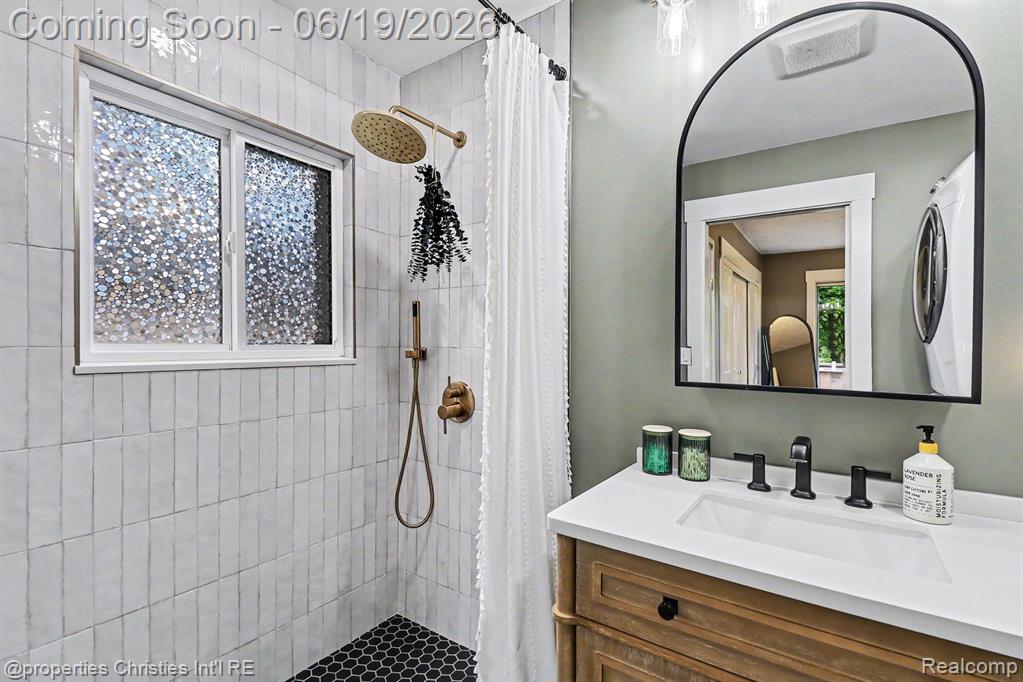 9567 Susin Lane, Clarkston, MI 48348 — Photo 21