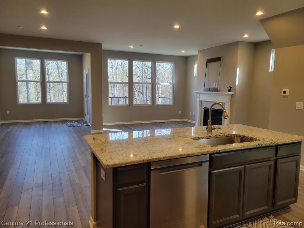 652 Peppermint Drive, Rochester Hills, MI 48307 — Photo 3
