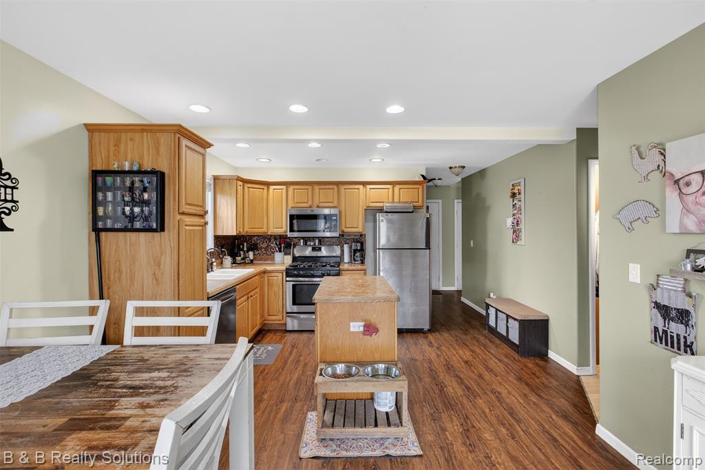3919 Castle Road, North Branch, MI 48461 — Photo 7