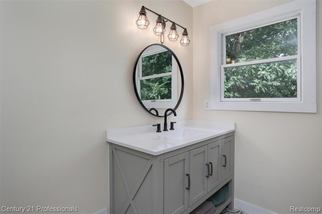 9884 Forest Ridge Drive, Clarkston, MI 48348 — Photo 26