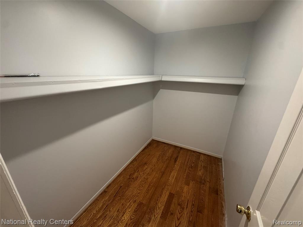 8514 Hampshire Drive, Sterling Heights, MI 48313 — Photo 14