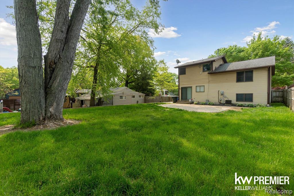 4022 Hazelett Drive, Waterford, MI 48328 — Photo 15