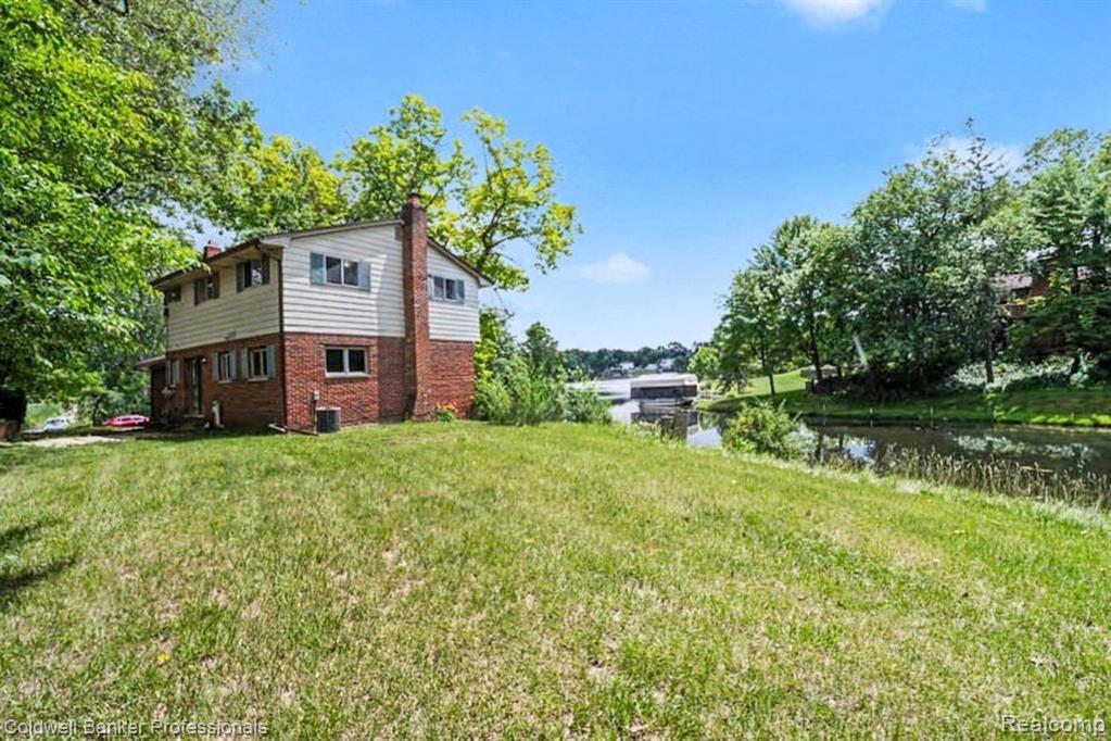 8965 Sherwood Drive, Davisburg, MI 48350 — Photo 24