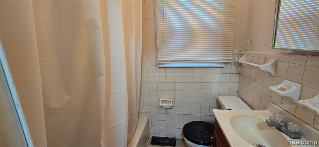 21004 PARKSIDE Boulevard, Ferndale, MI 48220 — Photo 19