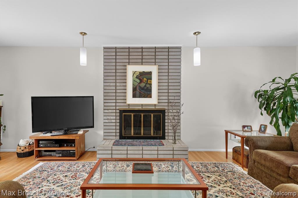 7456 Glengrove Drive, Bloomfield Hills, MI 48301 — Photo 4