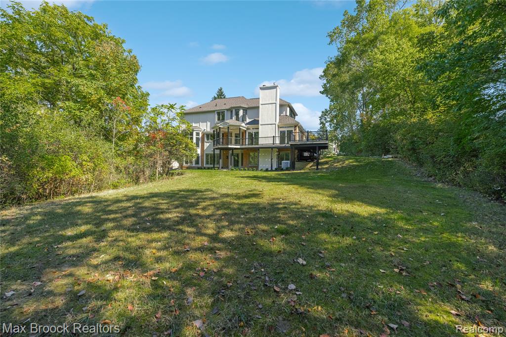 7219 Oakwood Drive, West Bloomfield, MI — Photo 86