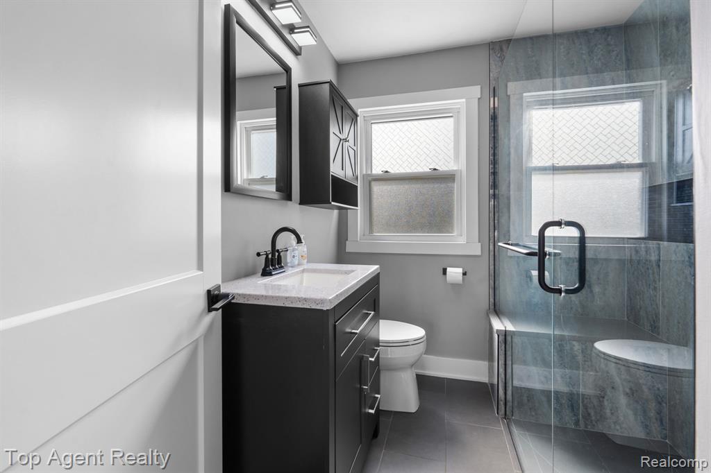 8608 Grace st Street, Shelby Twp, MI 48317 — Photo 14