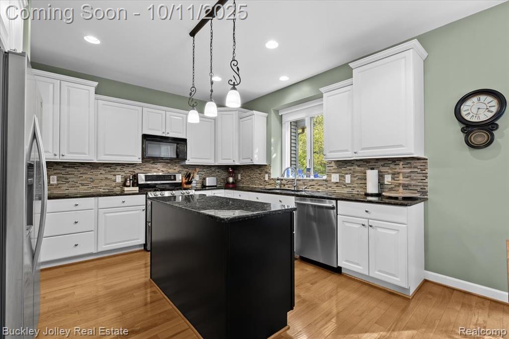 9430 Sheltering Oaks Drive, Brighton, MI 48114 — Photo 3