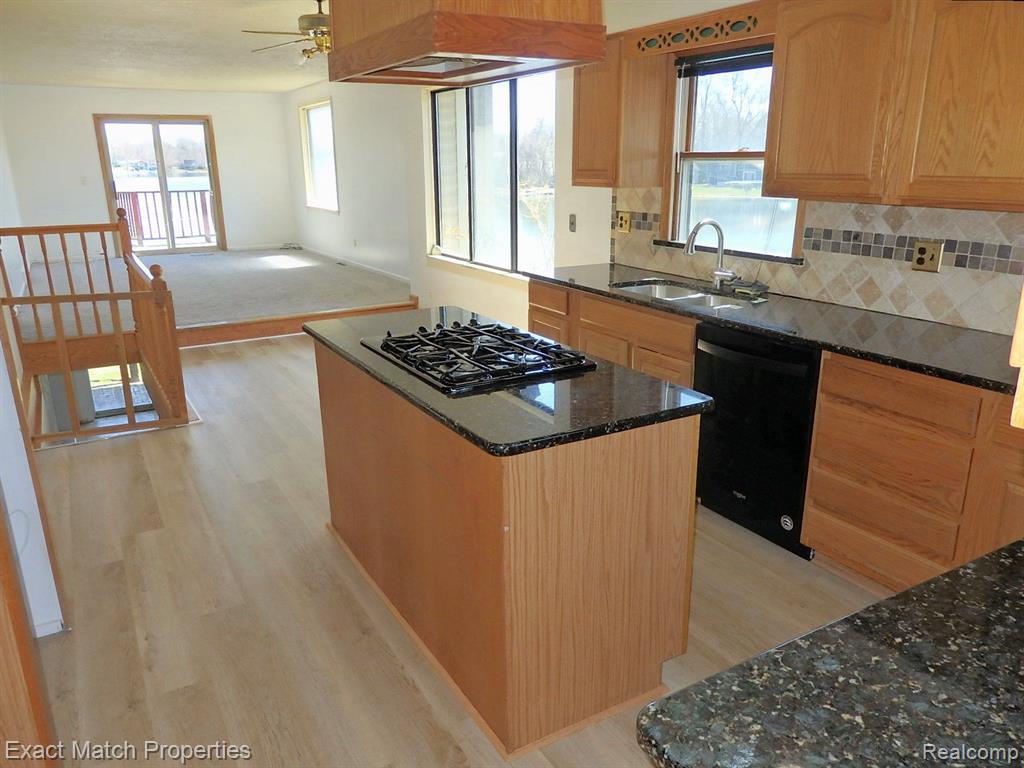 925 MALLOCK Road, White Lake, MI — Photo 23