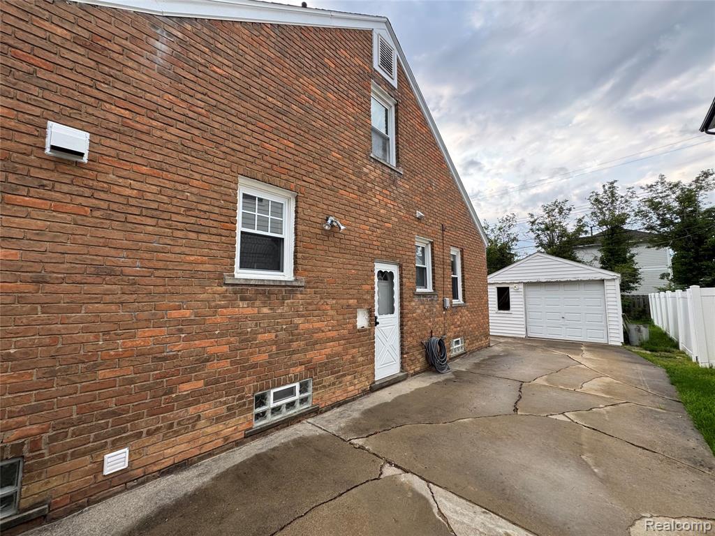 443 E Southlawn Boulevard, Birmingham, MI 48009 — Photo 14