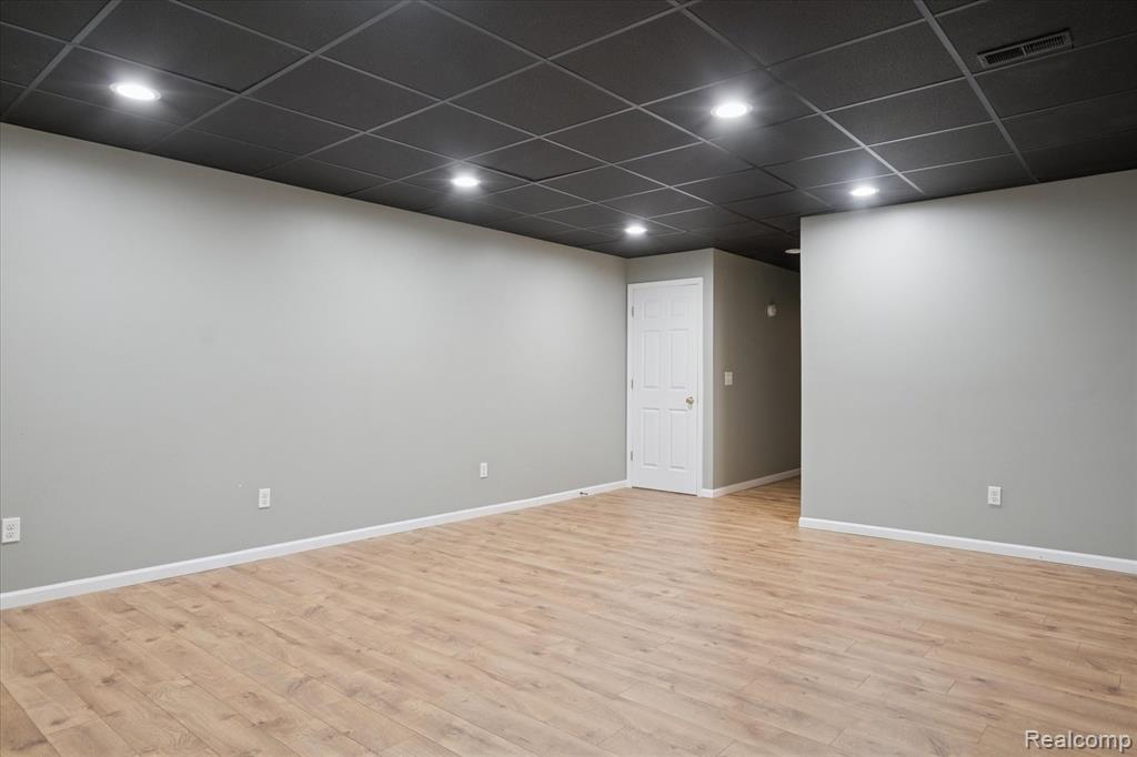 5585 Woodruff Shore Drive, Brighton, MI, 48116