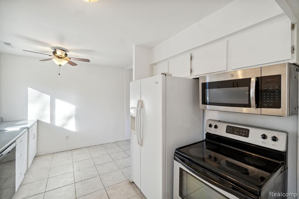 324 EAST Street, Holly, MI 48442 — Photo 15