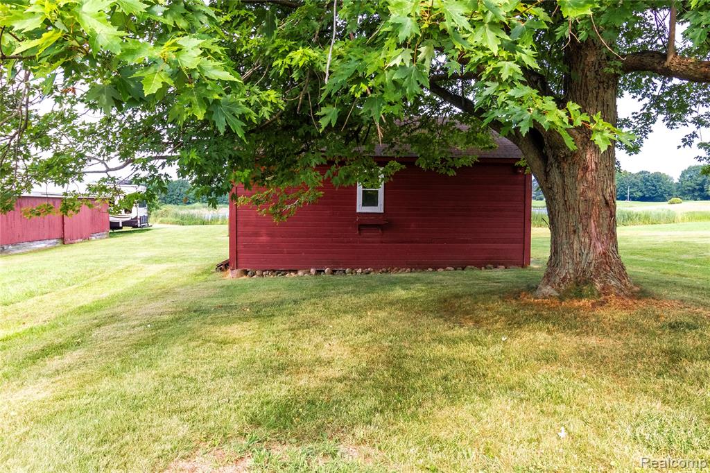 9197 Henderson Road, Otisville, MI 48463 — Photo 39