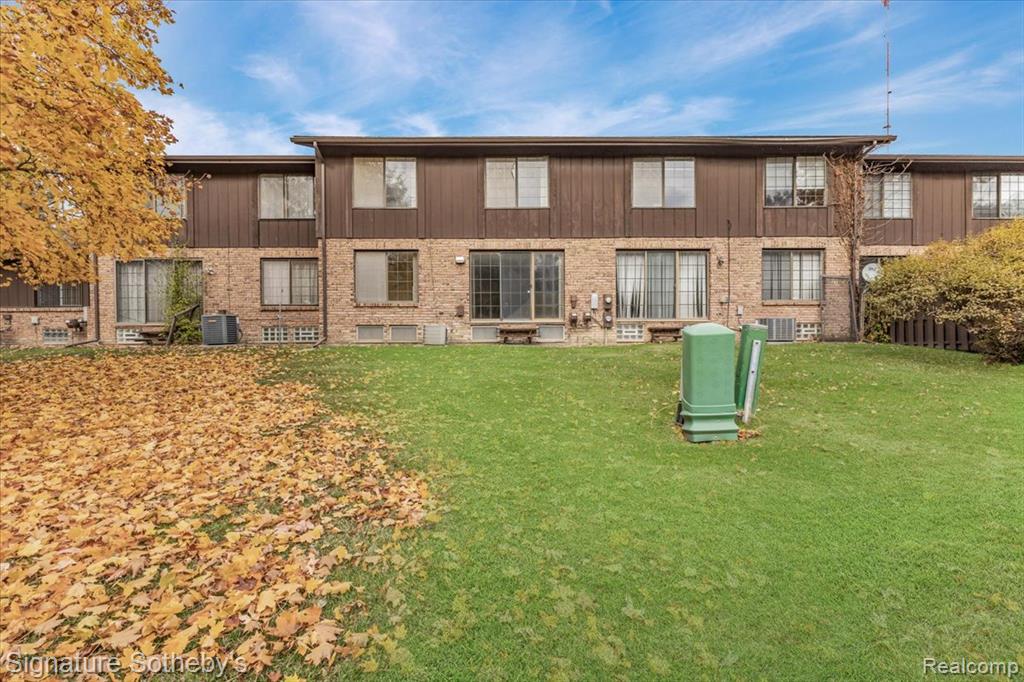 26122 Summerdale Drive, Southfield, MI 48033 — Photo 31