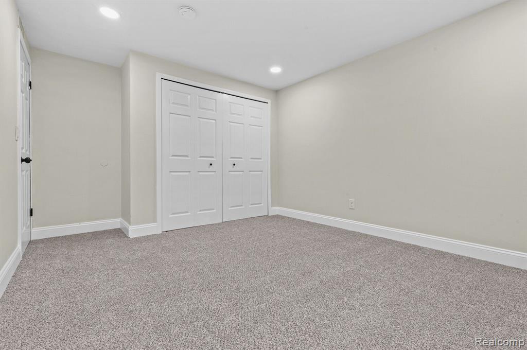 7451 ADMIRALTY Drive, Canton, MI 48187 — Photo 22