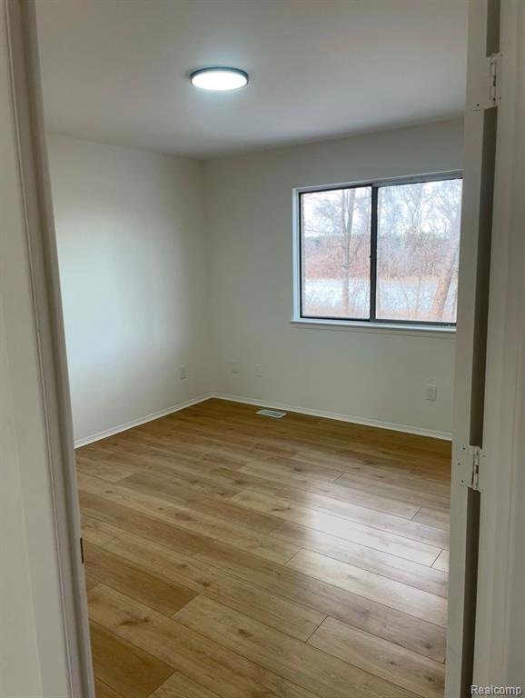 367 FAIRGROVE Street, Romeo, MI 48065 — Photo 10