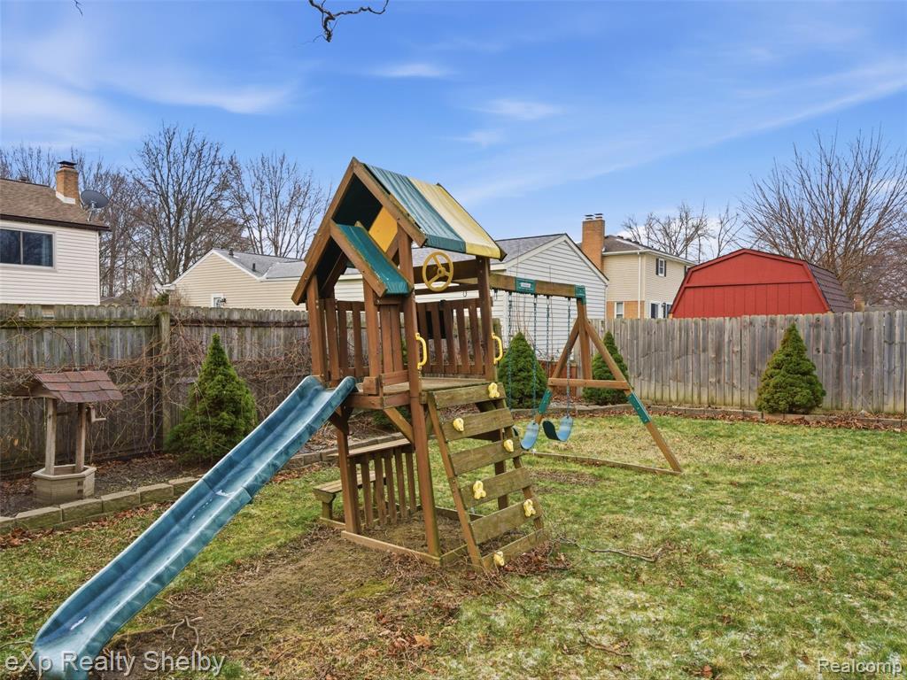 41670 Amberly Drive, Clinton Twp, MI 48038 — Photo 39