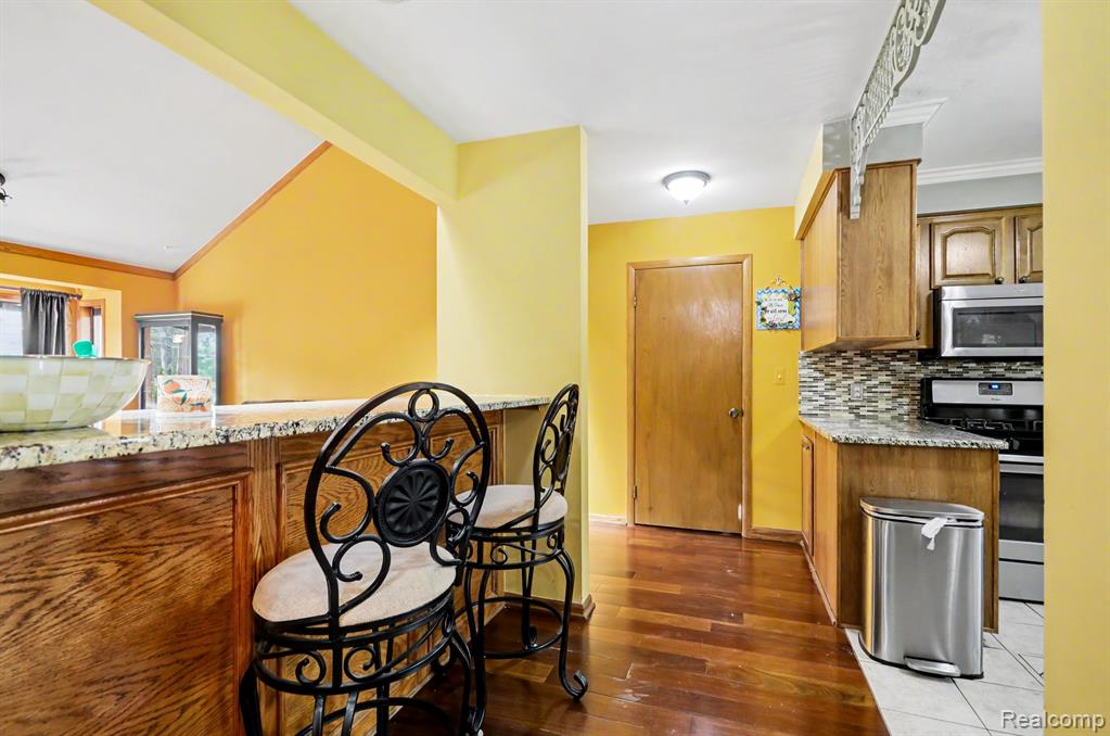 52905 Heatherway Drive, Utica, MI 48316 — Photo 10