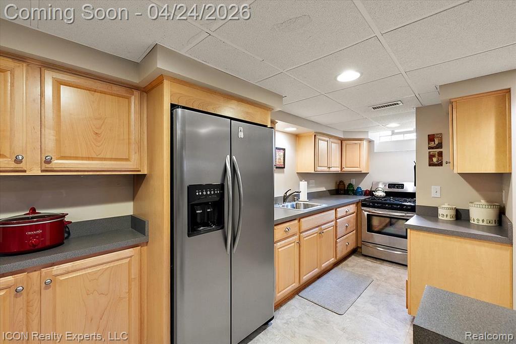 32347 Farmersville Road, Farmington, MI 48334 — Photo 54