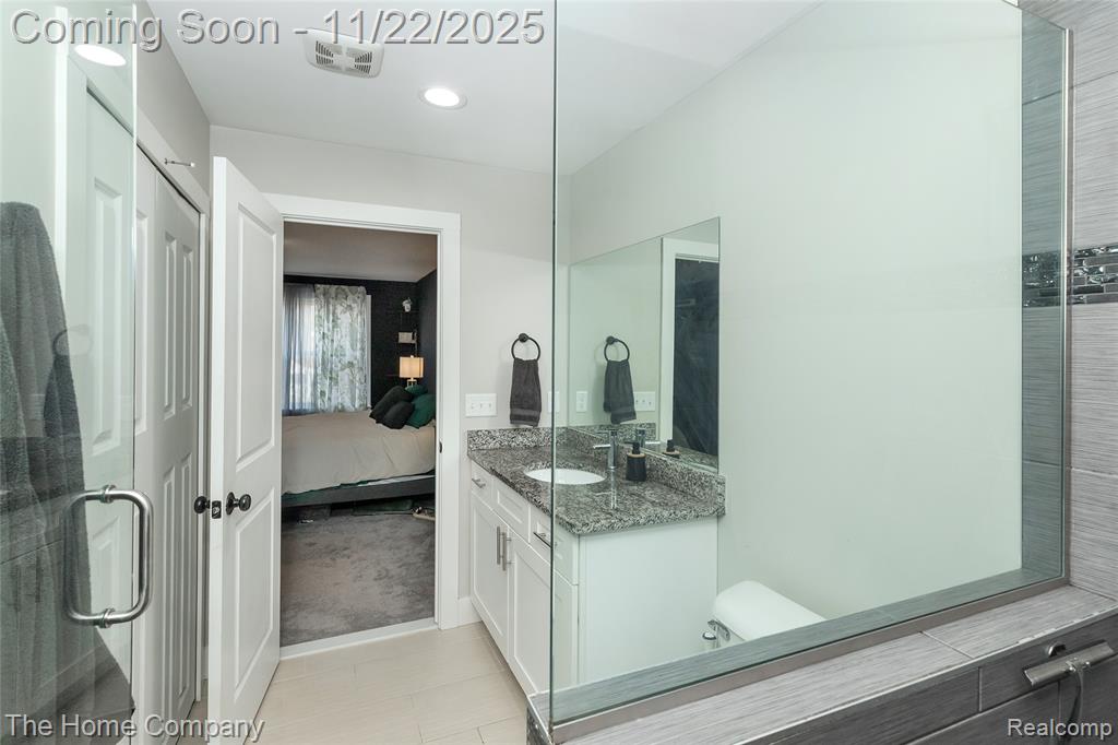 1226 E Bernhard Avenue, Hazel Park, MI 48030 — Photo 26