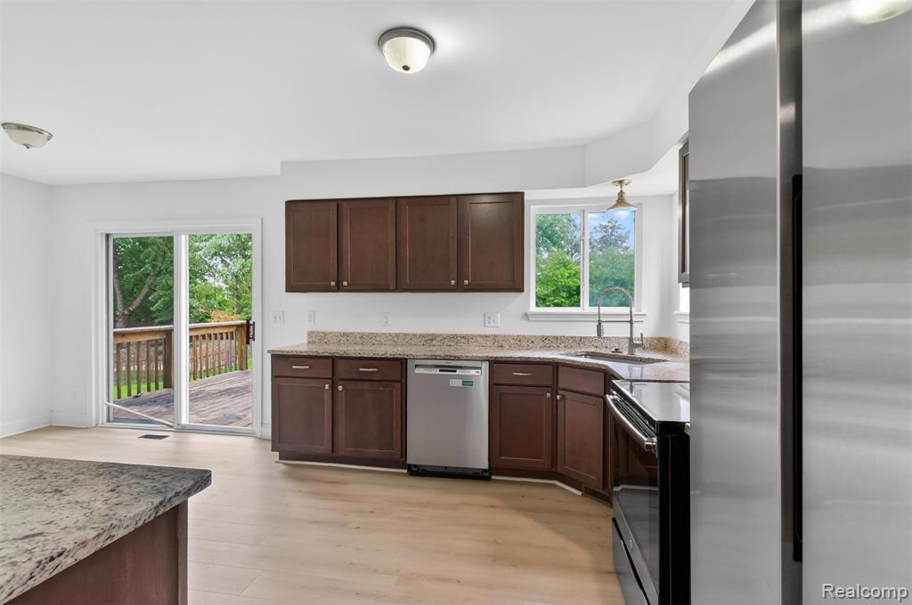 3457 ASHBURNAM, Ann Arbor, MI 48105 — Photo 14