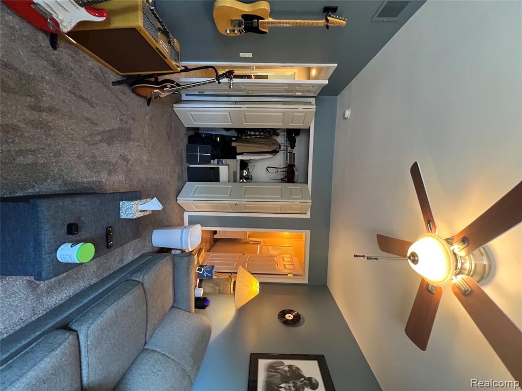 9065 Newport Way, 19, Livonia, MI 48150 — Photo 23