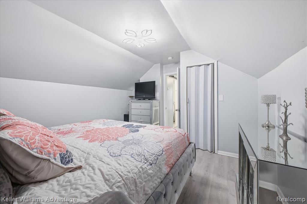 2145 Vernier Road, Grosse Pointe Woods, MI 48236 — Photo 30