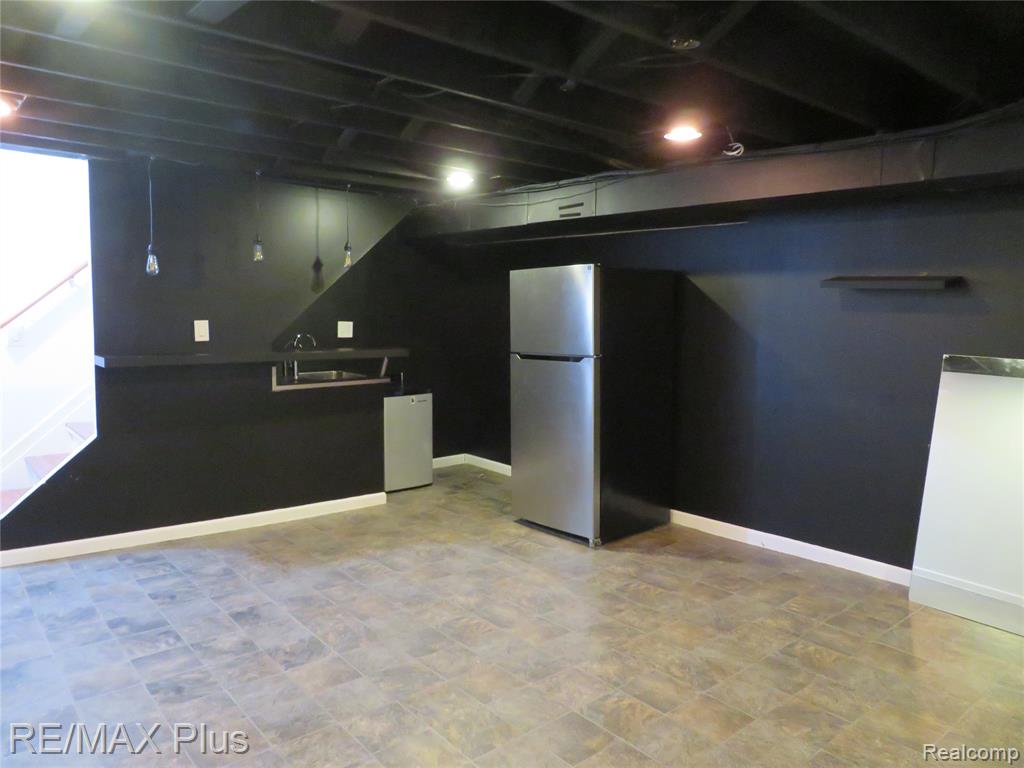 3011 Debra Court, Auburn Hills, MI 48326 — Photo 18