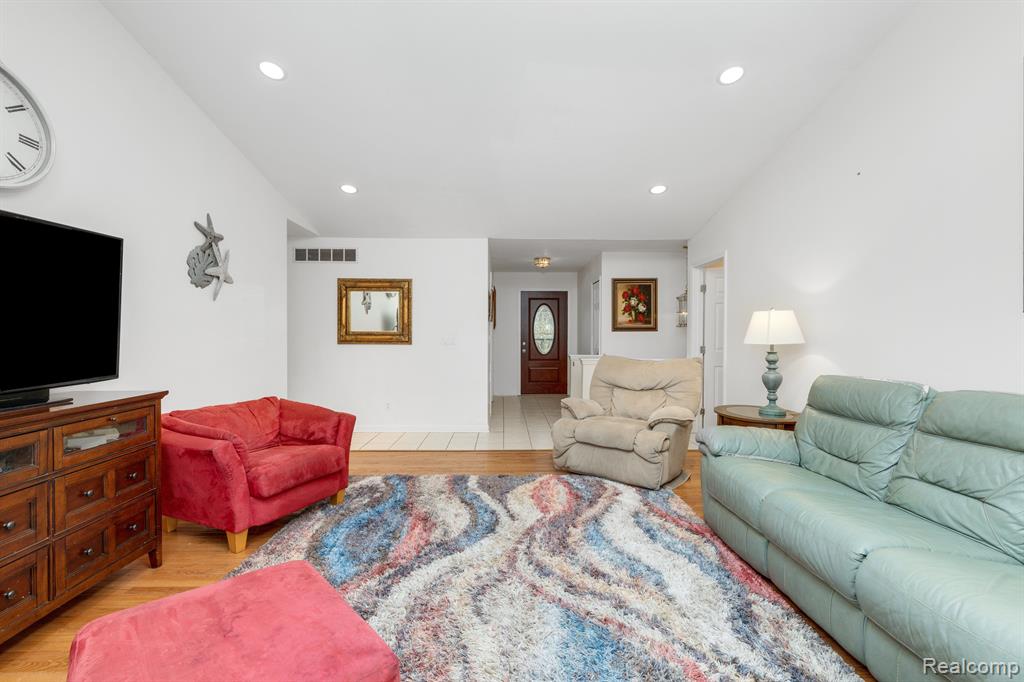 7312 LINDEN Road, Fenton, MI 48430 — Photo 20