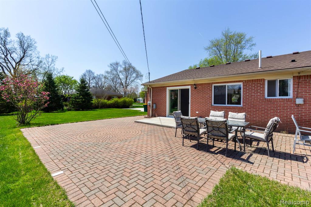 27948 Green Willow Street, Farmington, MI 48331 — Photo 55