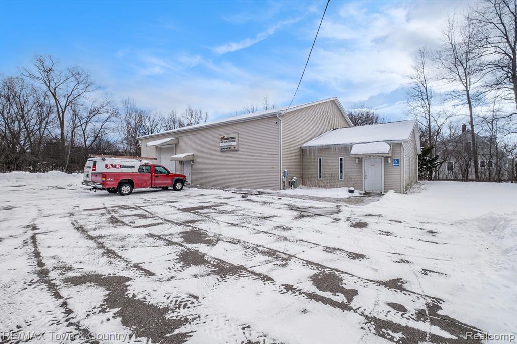 2170 LAVELLE Road, Flint, MI 48504 — Photo 24