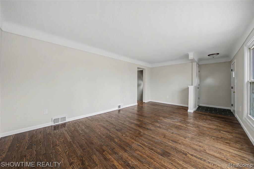 22620 Raven Avenue, Eastpointe, MI 48021 — Photo 8