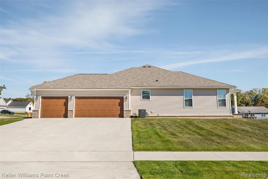 7955 Jordan Drive, Waterford, MI 48327 — Photo 38