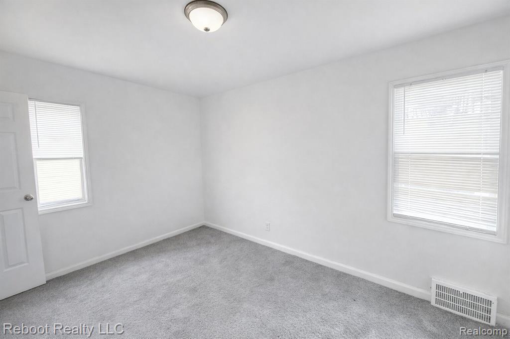 20541 Barlow Street, Detroit, MI 48205 — Photo 8
