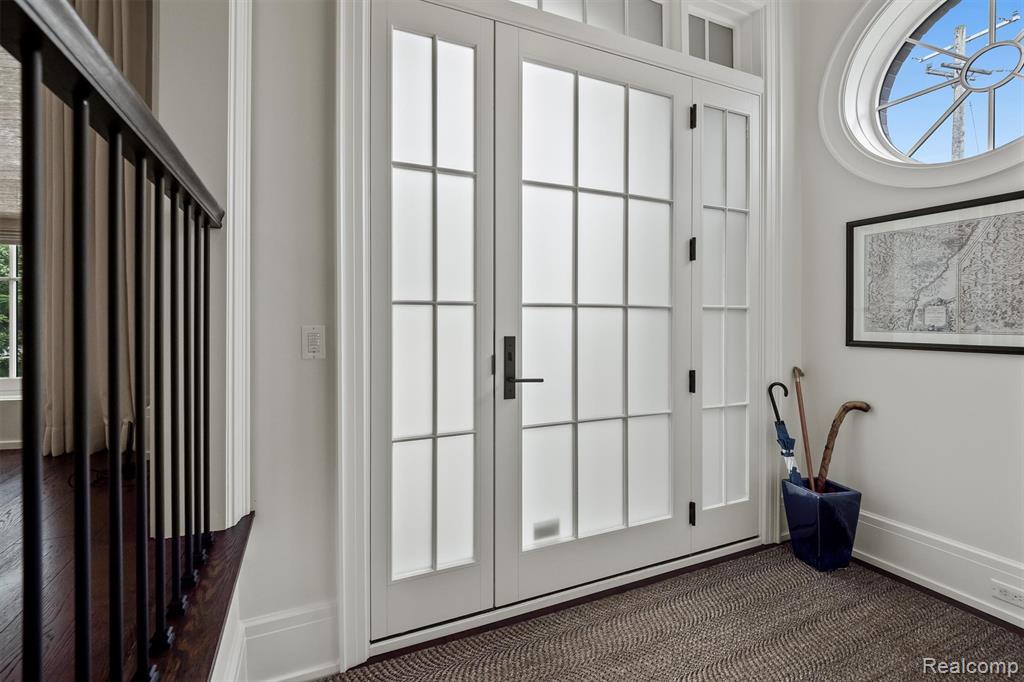 615 W Brown Street - Photo 3