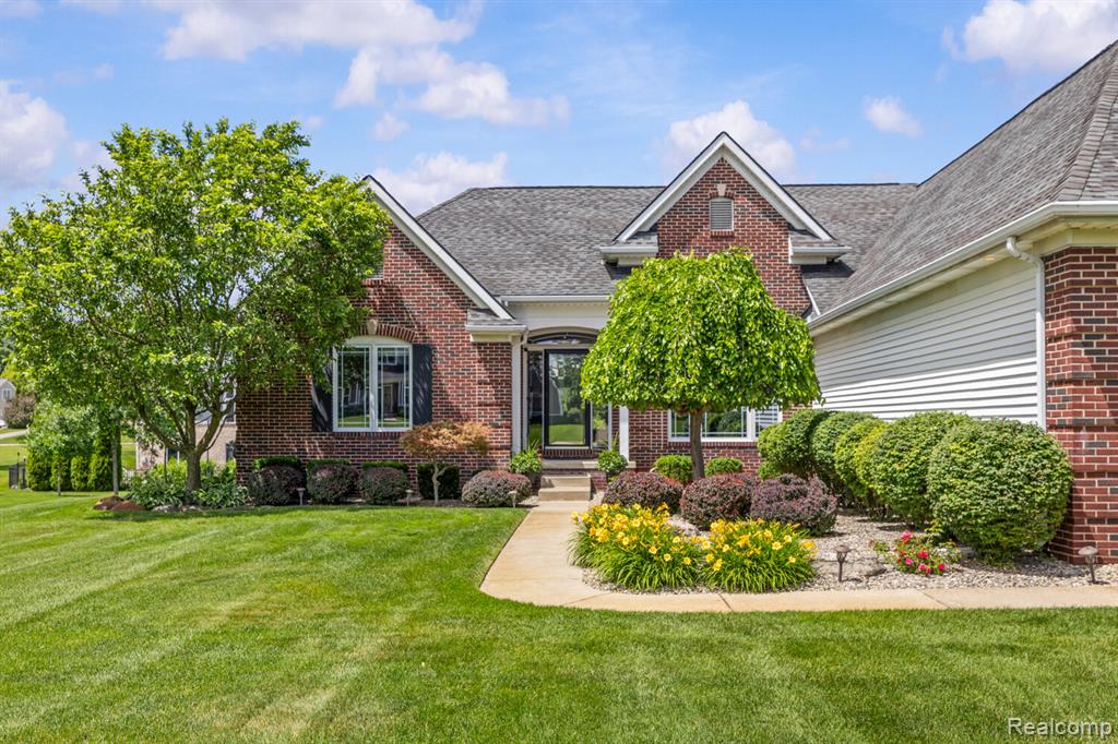 1131 Thorn Ridge Drive, Howell, MI 48843 — Photo 2