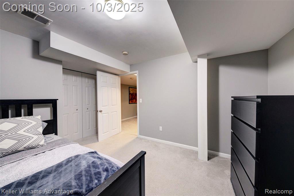 988 Calpernia, Wixom, MI 48393 — Photo 48