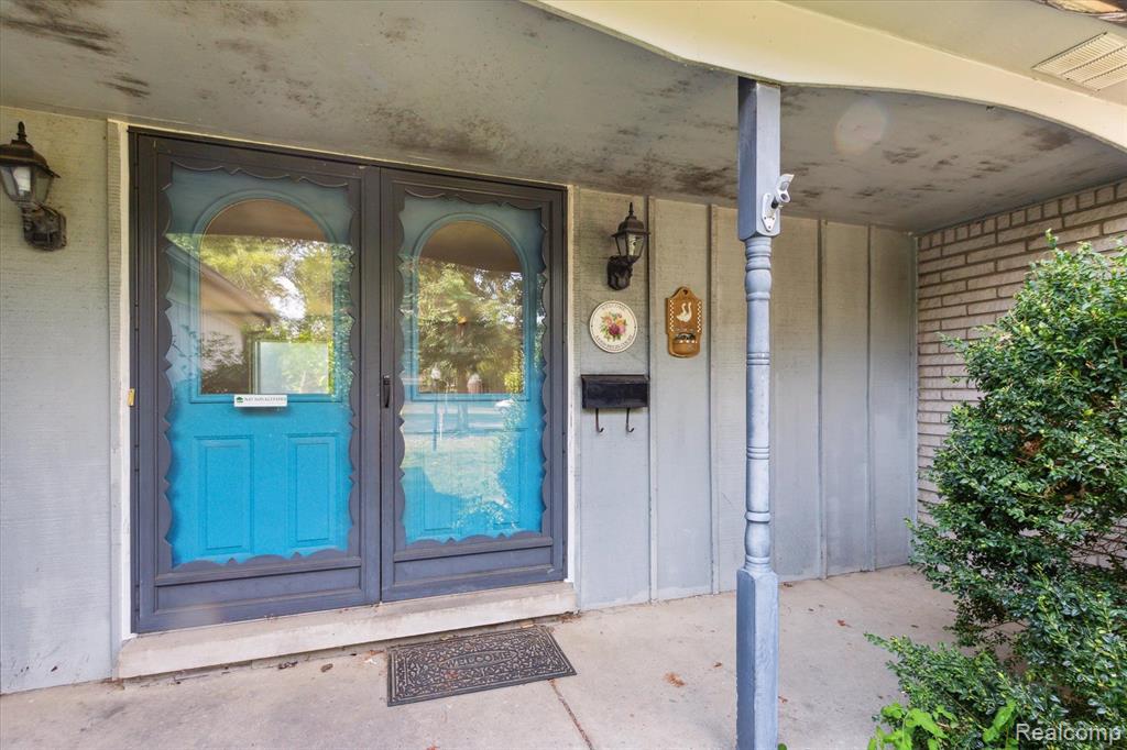 44359 REGIS, Canton, MI 48187 — Photo 2